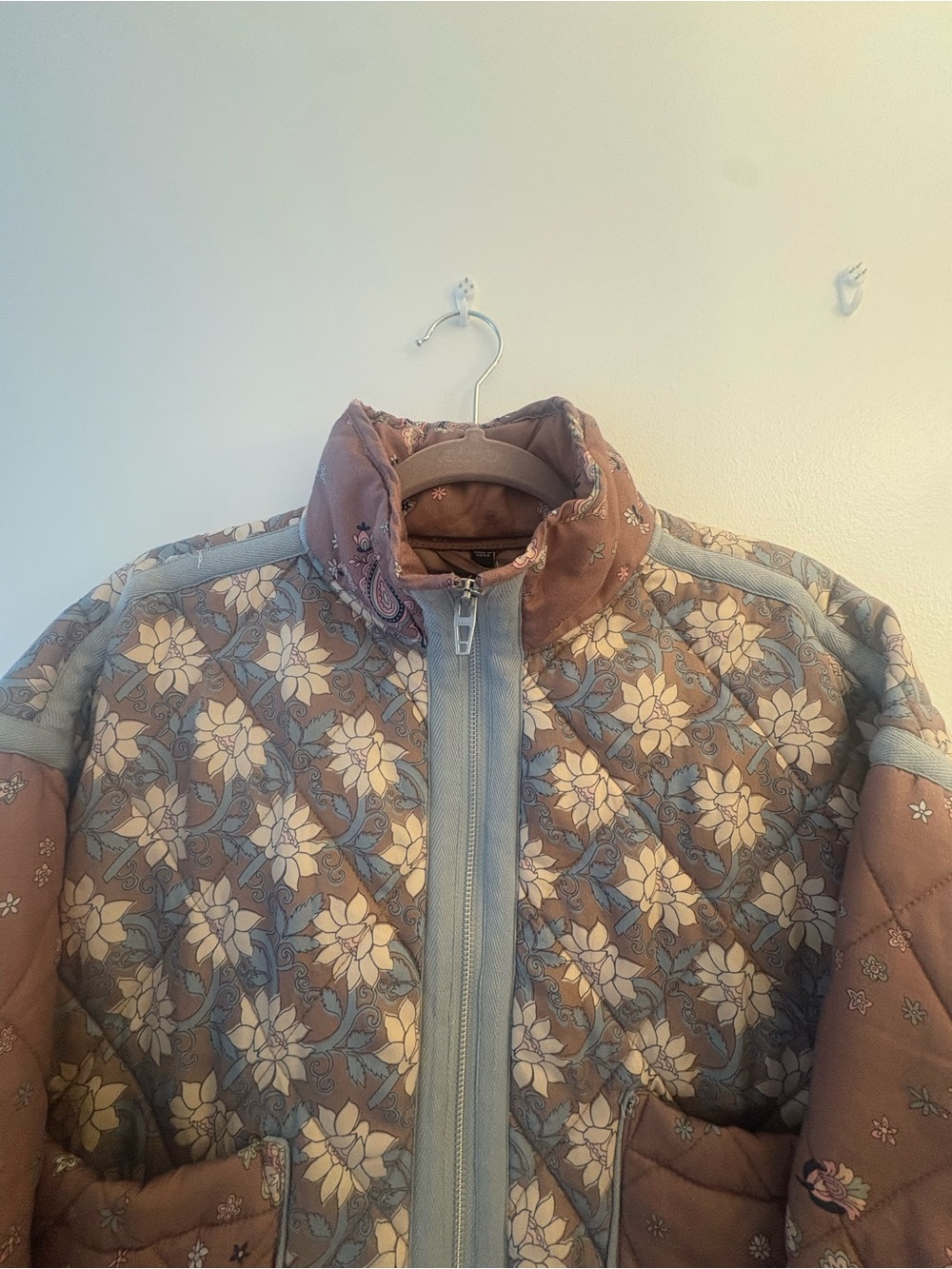 Blank NYC Quilted Floral Paisley Jacket - Dusty Rose & Taupe - Picture 6 of 9